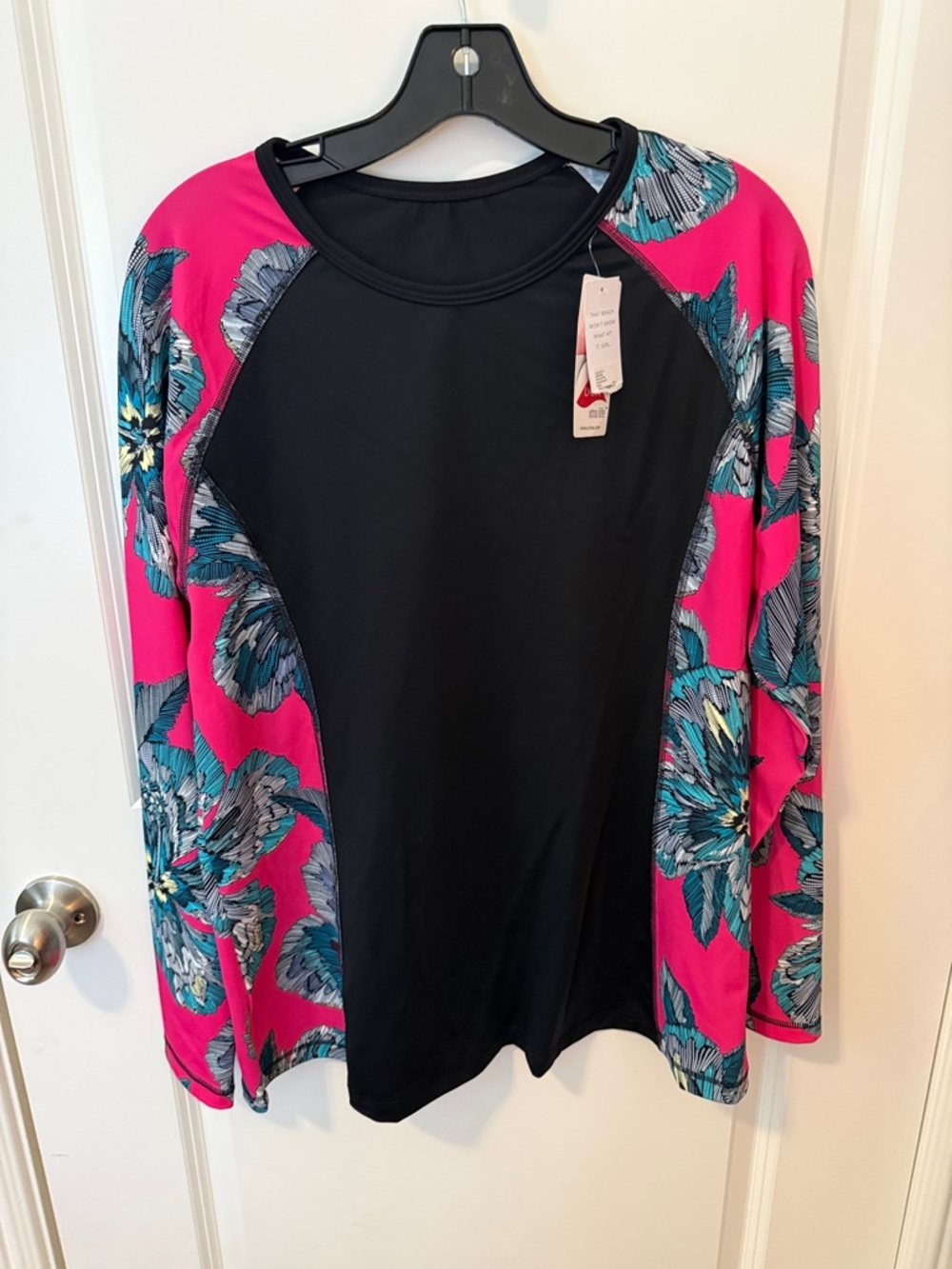Black & Hot Pink Floral Raglan Long Sleeve Tee size 18-20